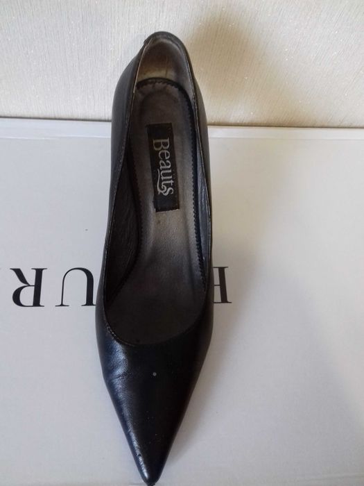 Жіночі шкіряні туфлі