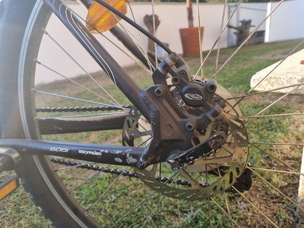 Bicicleta BTT Rockrider 8.1