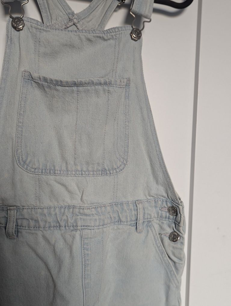 Jeansowe spodenki na szelkach r. 170