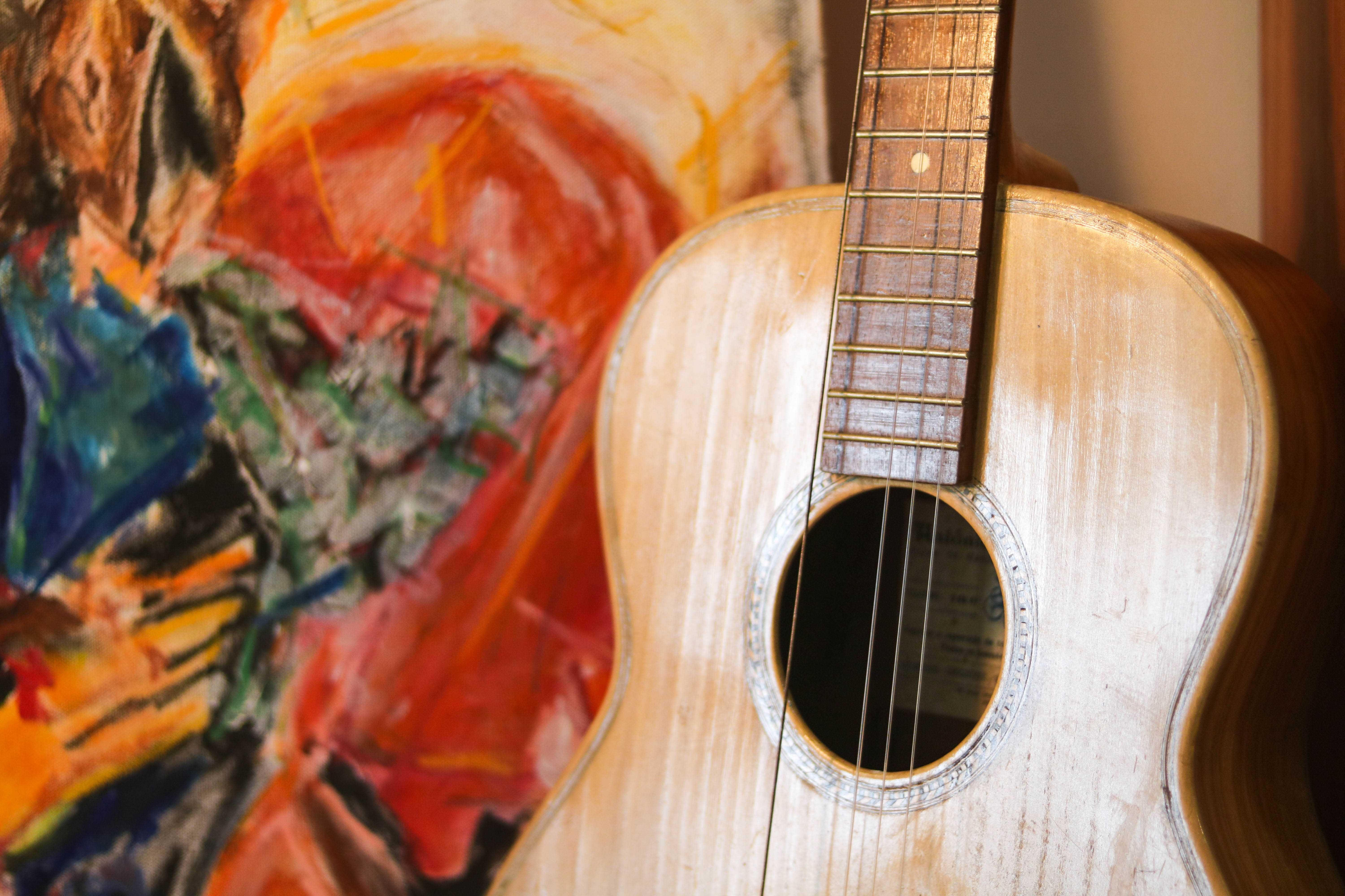 Guitarra em Madeira do início do Século XX