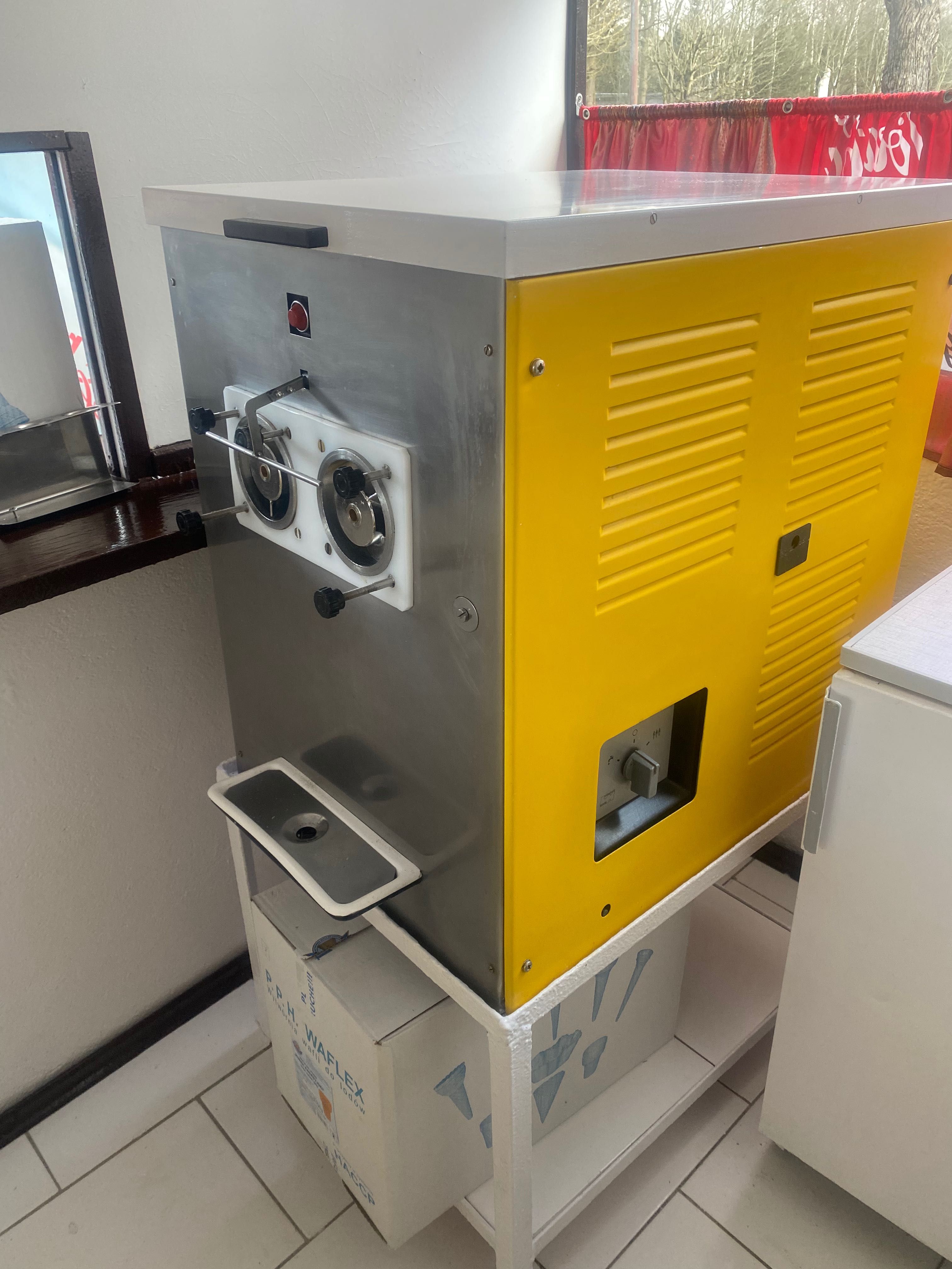 Maszyna Automat  do LODÓW WŁOSKICH 30kg masy/h