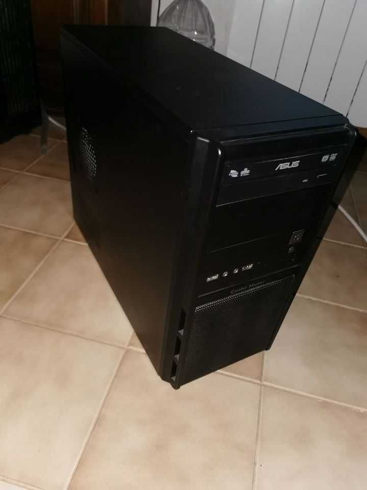 Torre de computador c/ windows 10