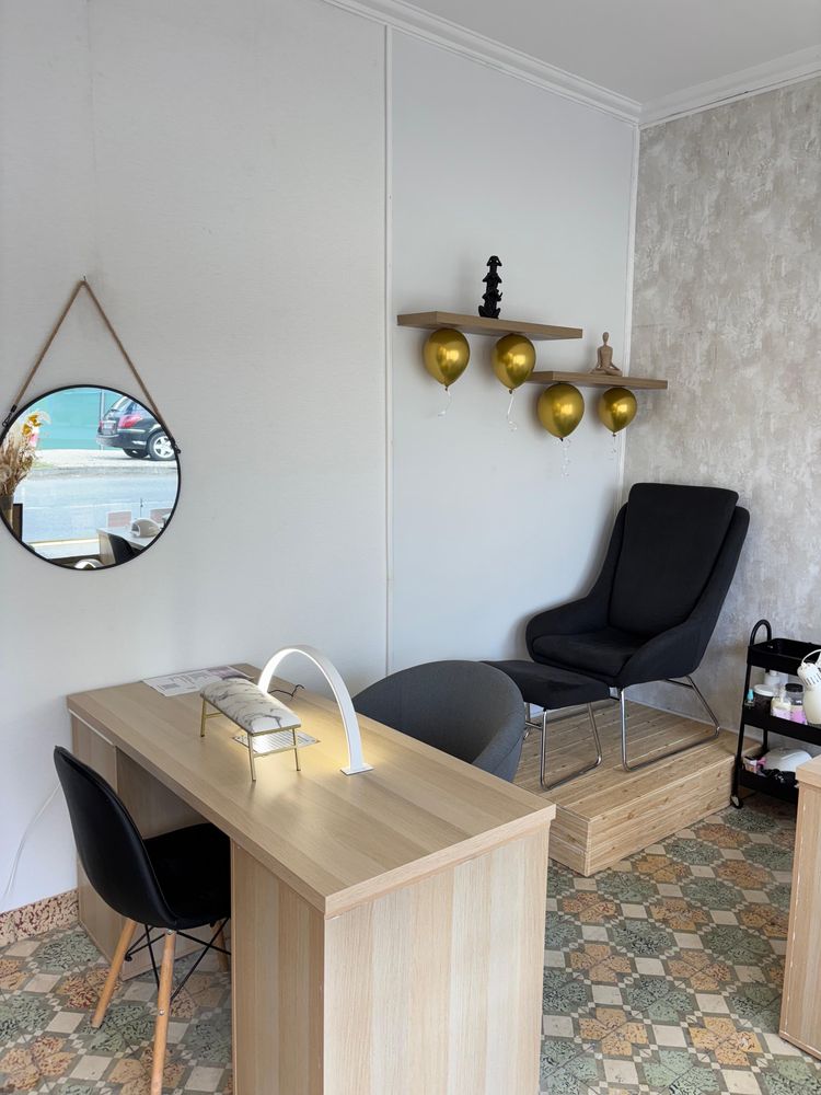 Arrenda mesa de manicure / ou comissao