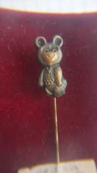 Значок фрачник Олимпийский мишка.Олимпиада 1980 г. Металл медь.