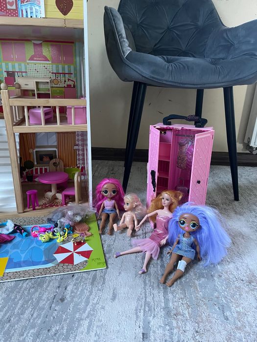 Domek dla lalek z wyposażeniem