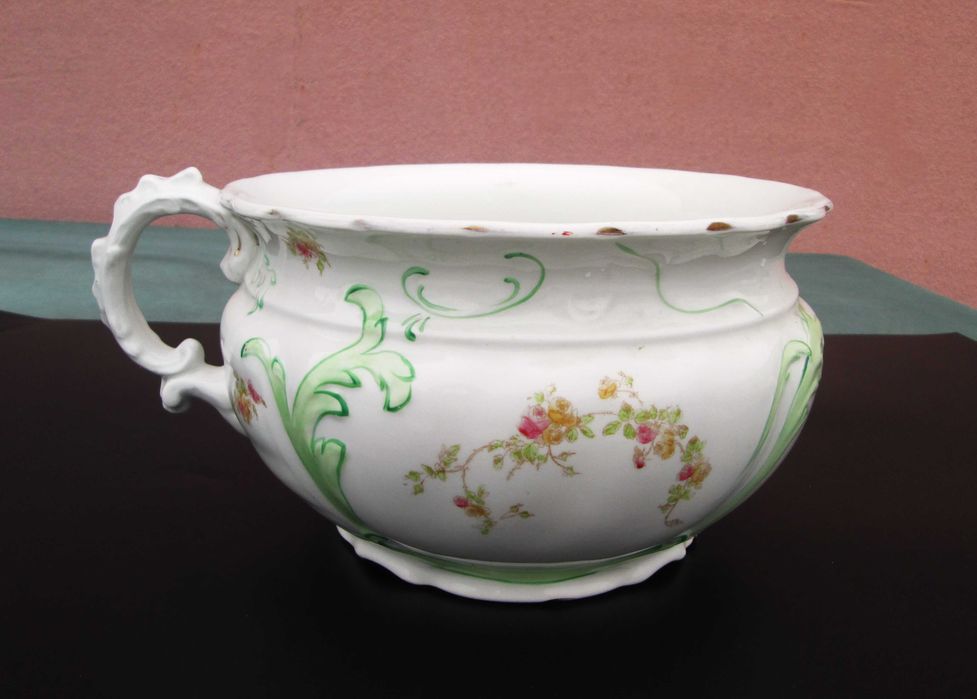Antigo BACIO em Louça Inglesa fabricado por JOHNSON BROTHERS, England