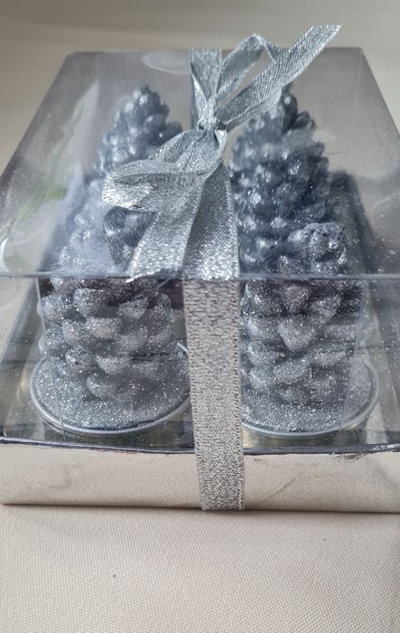 Zestaw 6 nowych srebrnych świeczek podgrzewaczy choinek plus gratisy