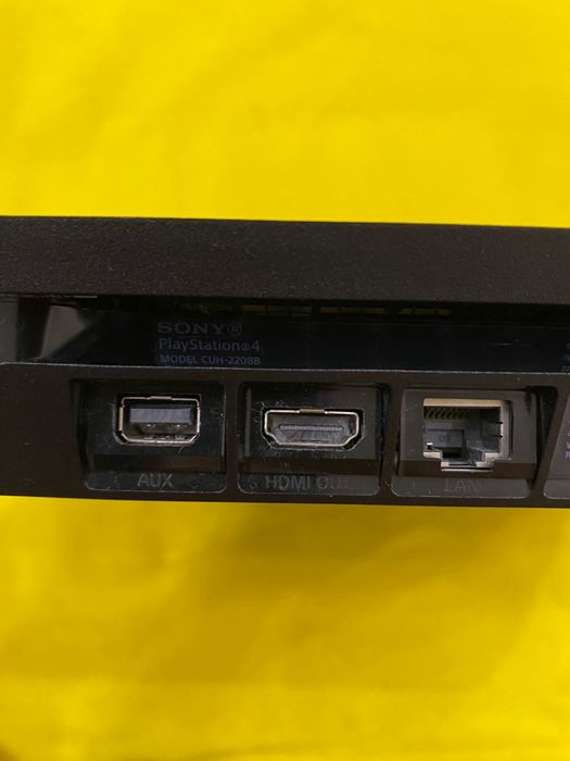 Продам Sony Playstaition 4