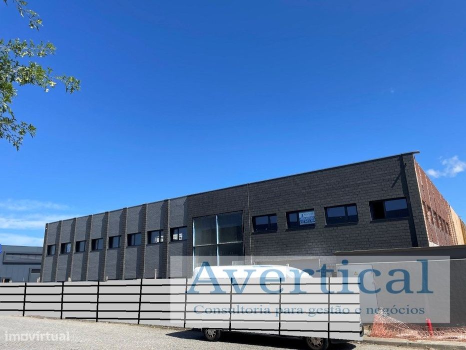 NOVO - Armazém c/ Escritório