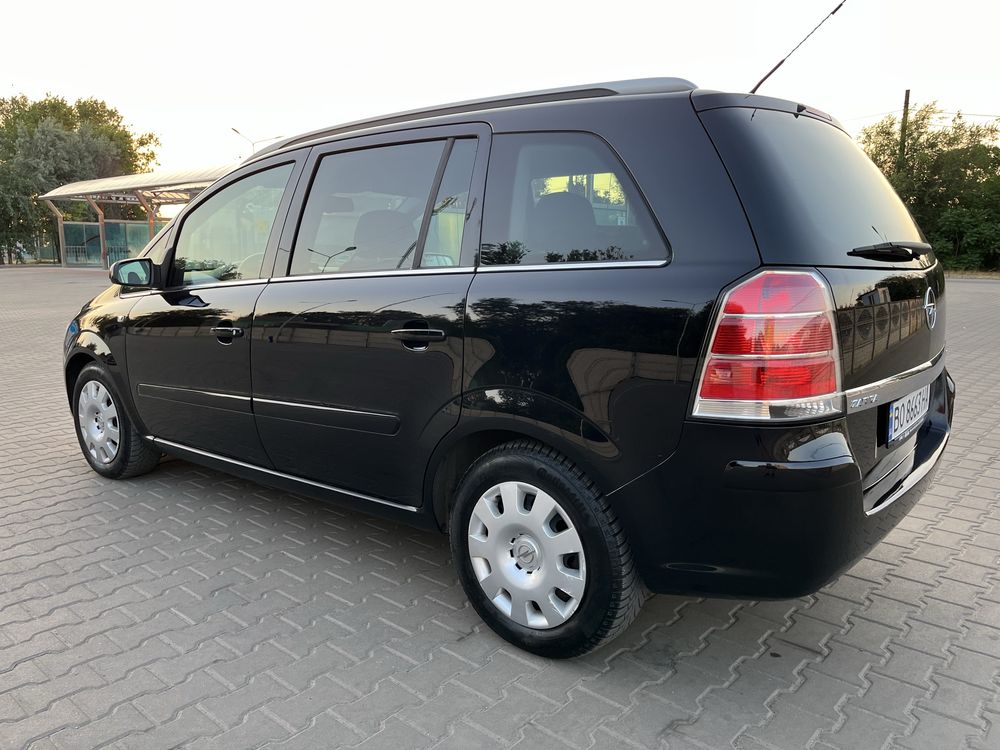 Продам нефарбоний Opel Zafira 2006 1.8