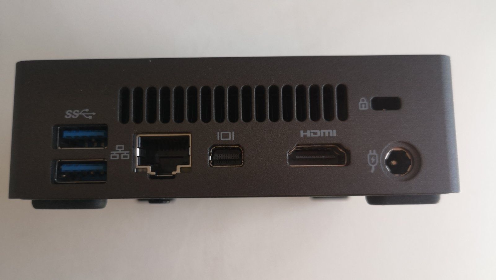 Komputer Intel Exone Gigabyte i5 8gen DRR4 HDMI