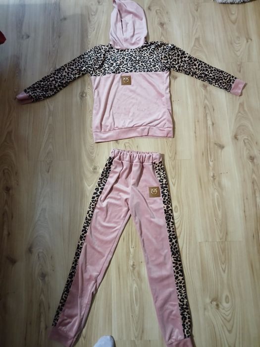 Dres welurowy dla dziewczynki