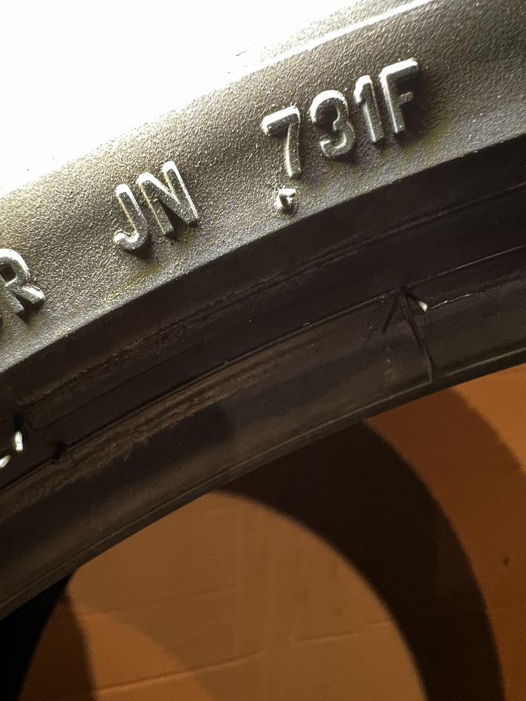 Pneus Pirelli Pzero 325/35 R22 110Y MO