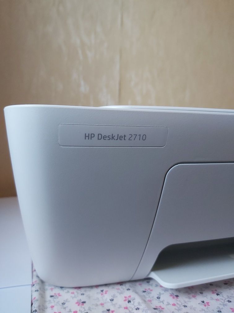 Принтер HP DeskJet 2710