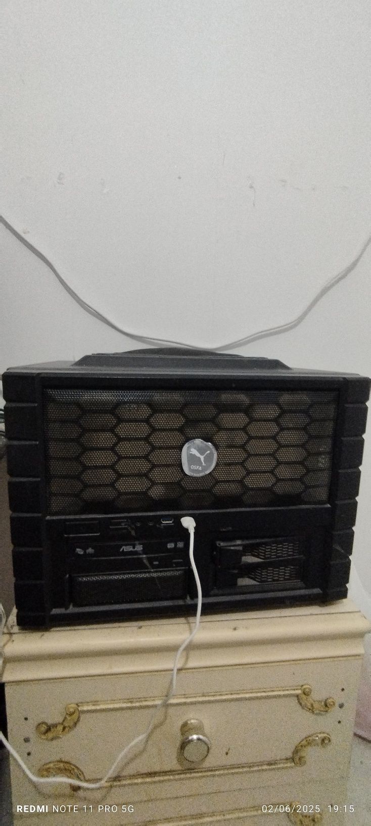 PC gamer 
Largura 43cm
Altura 30cm

Intel i5-7600k
16gb ram
Gtx