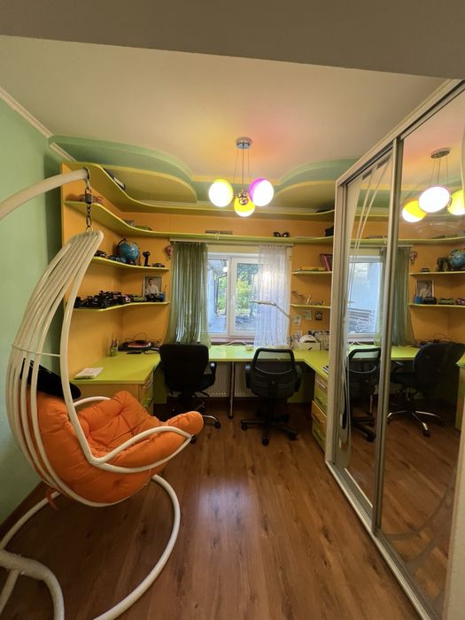 Продаж частини будинку на Крошні. 120 м2, 7 соток. Торг.