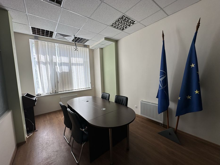 Оренда офісу з меблями, 240 метрів, дмитрівська 75, лукьянівка