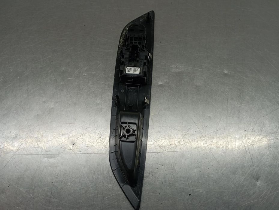 Comando / botão / interruptor vidros frente esquerdo PEUGEOT 208 II