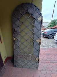 Drzwi wejściowe retro