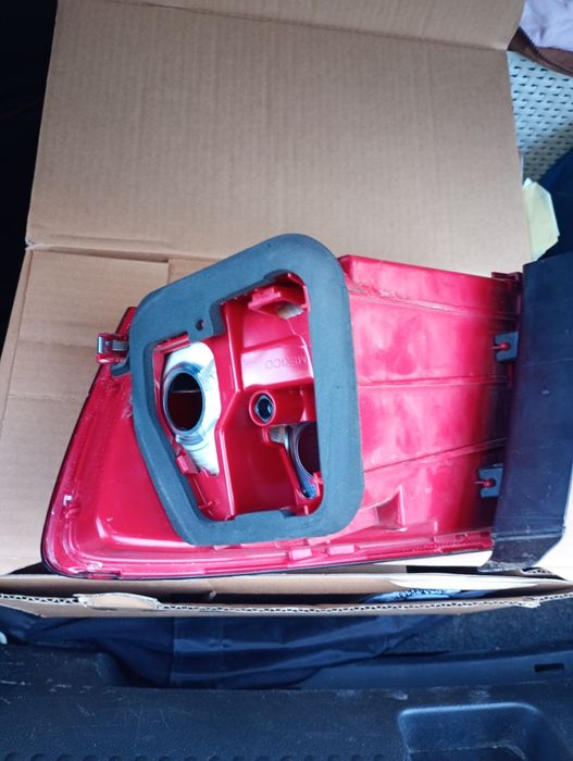 Продам задні фонарі на джету