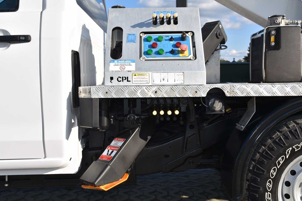 Isuzu D-Max Zwyżka Podnośnik koszowy CPL P 130  OKAZJA Jak nowy