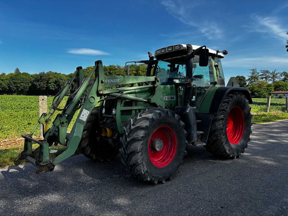 Fendt 716 Vario wraz z ładowaczem czołowym