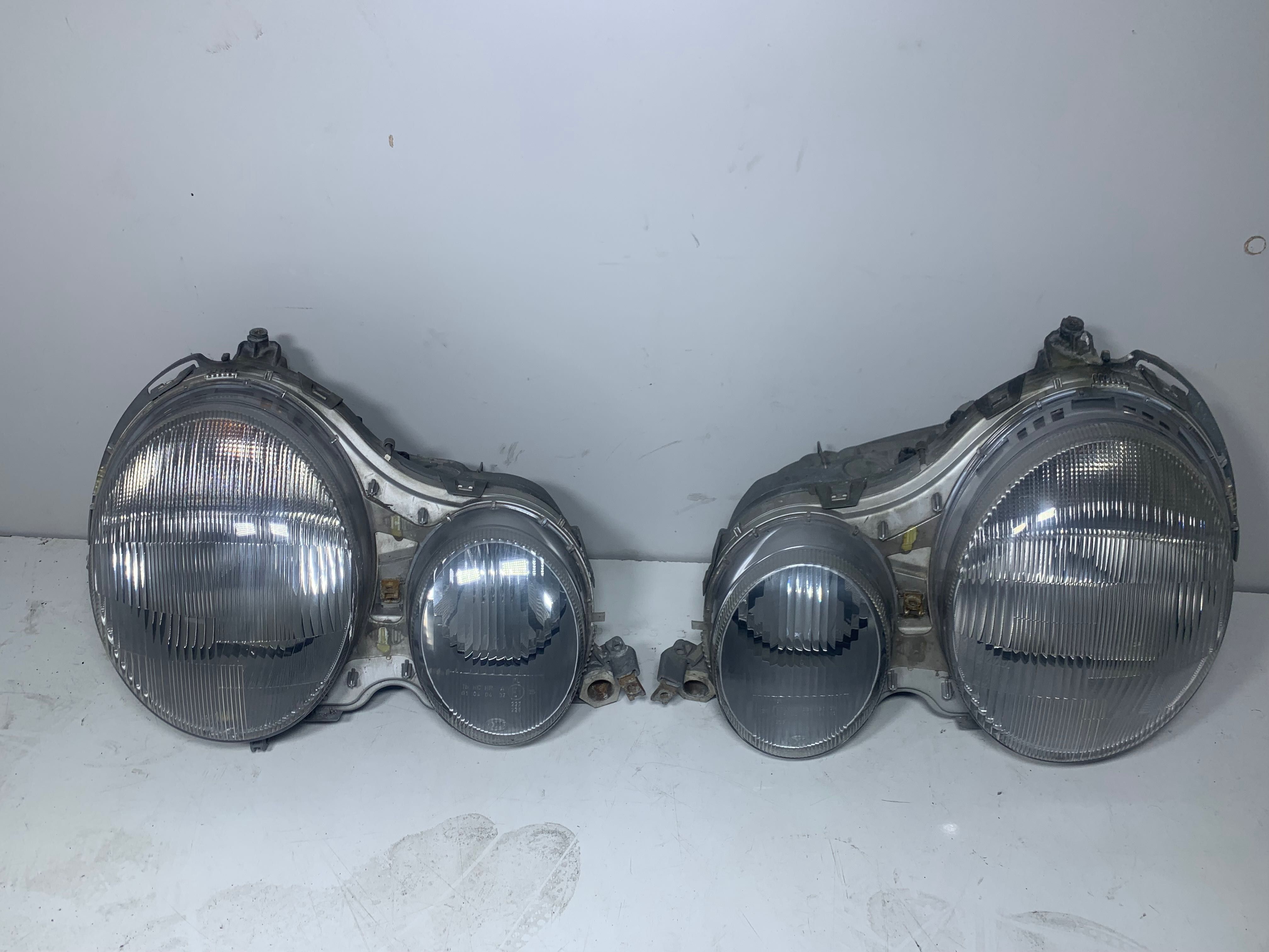 Lampy Przód Przednie Komplet Mercedes E-Klasa W 210 przed liftem OR EU