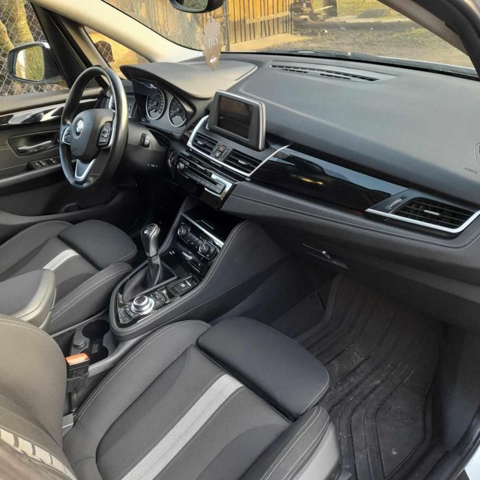 BMW Serii 2 Active Tourer 218d Pano LED