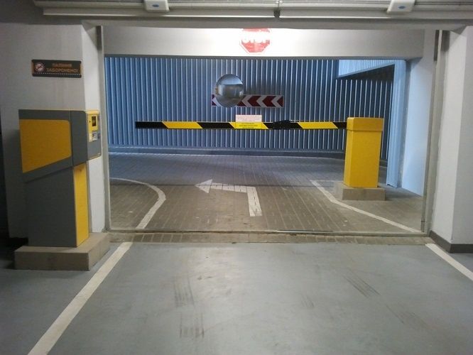 Підземний паркінг  есть места