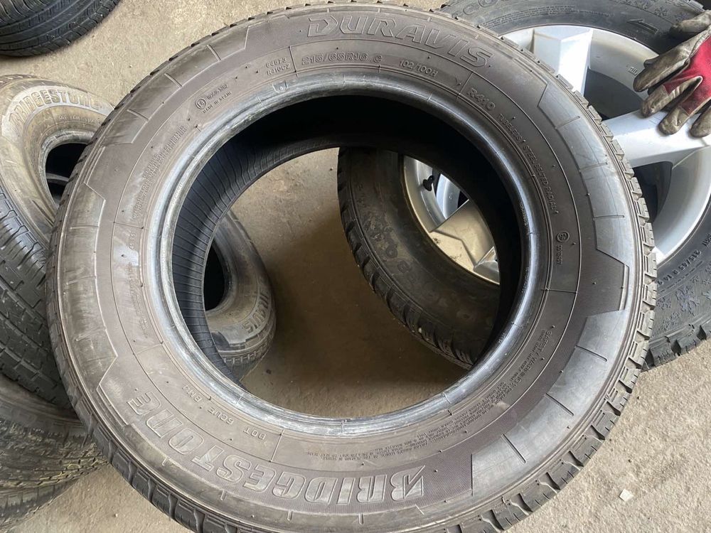 Шини літо 215 65 R16C Bridgestone Duravis R410