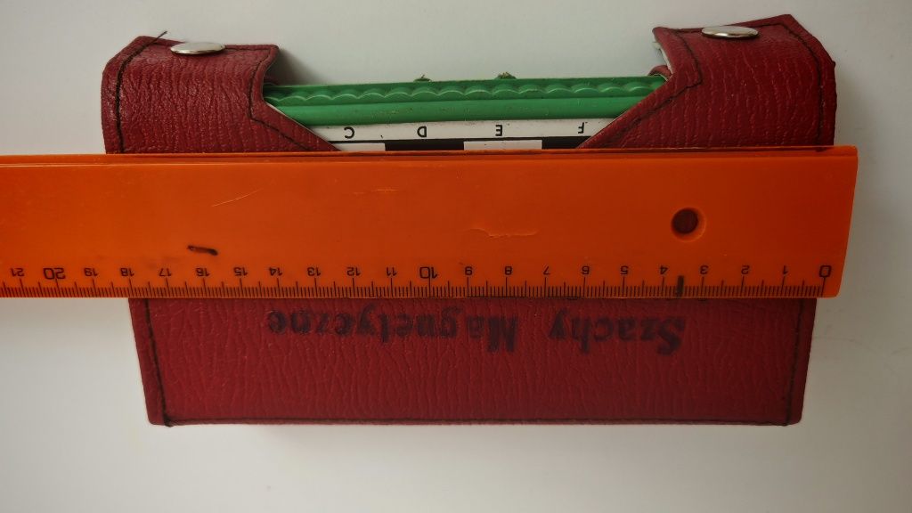 Szachy magnetyczne z PRL w etui