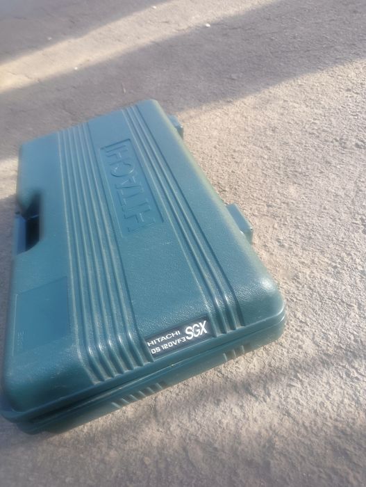 Продам шуруповерт Hitachi