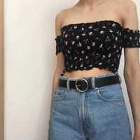 Czarny dopasowany crop top w kwiaty Sinsay XS