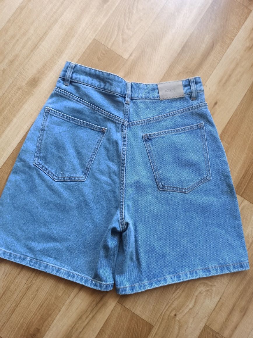 Nowe Bermuda shorts