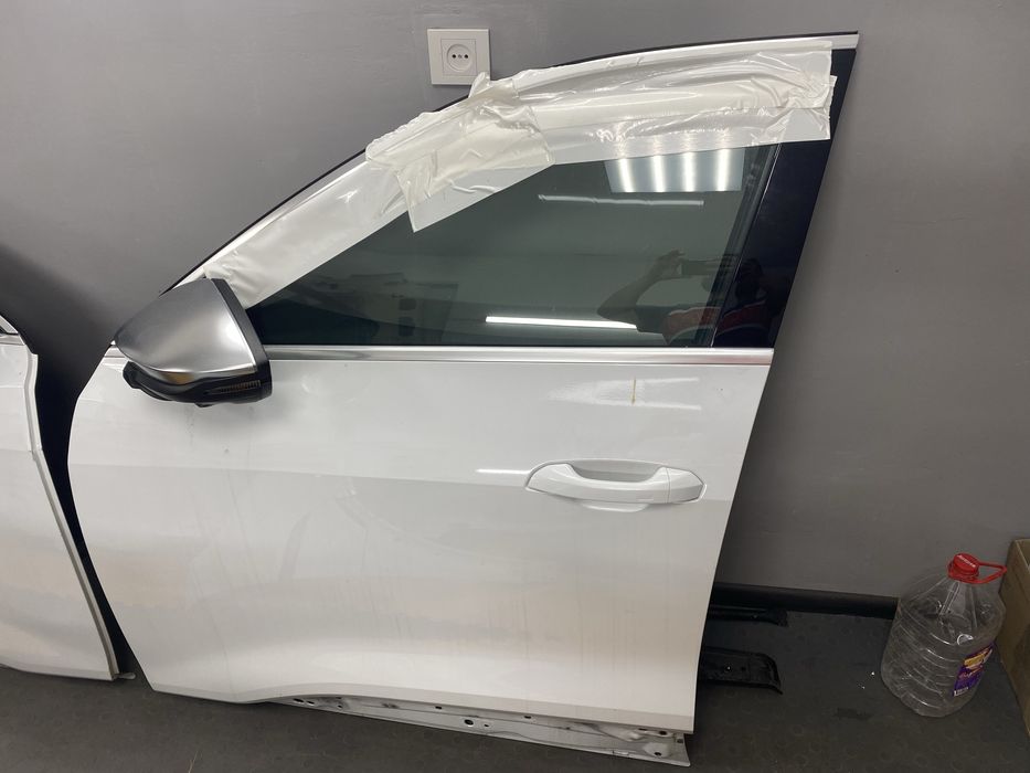 Двері ls9r E Tron двери дверка етрон єтрон кришка ляда четверть крило