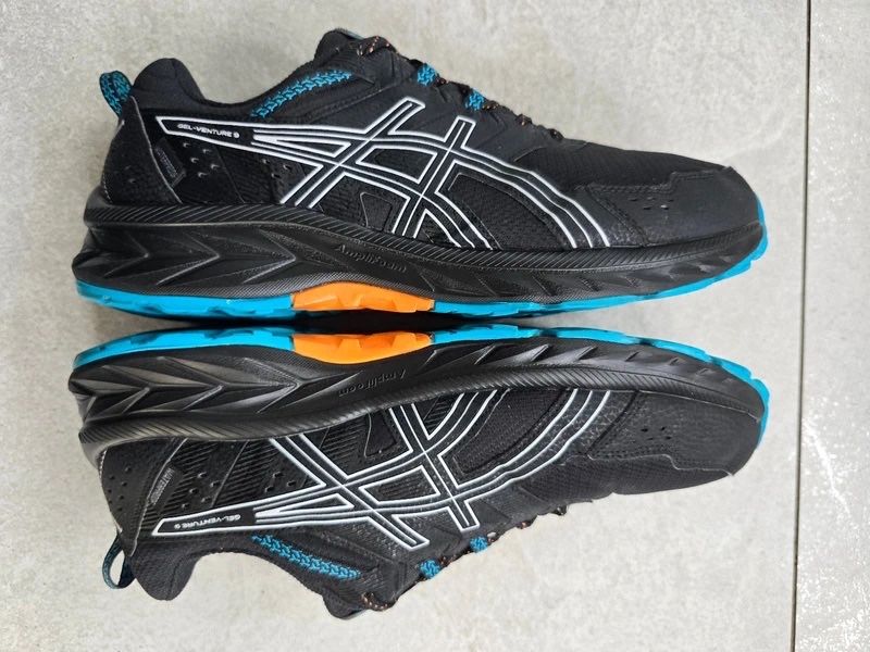 Buty Asics rozm. 45 do biegania wodoodporne