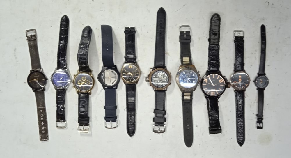 Лот чоловічих наручних годиників