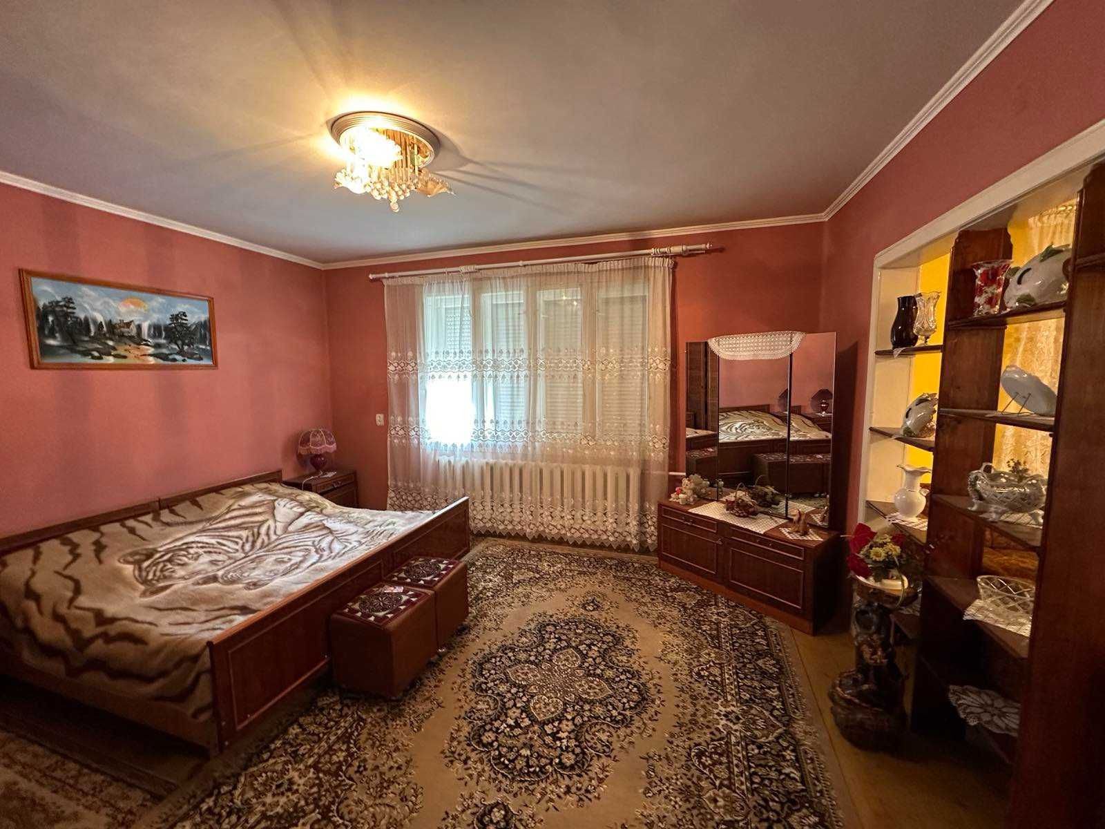 Продається житловий будинок в смт. Вишково