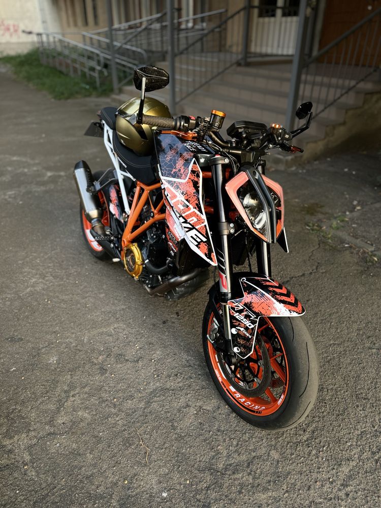 KTM 1290 super duke r