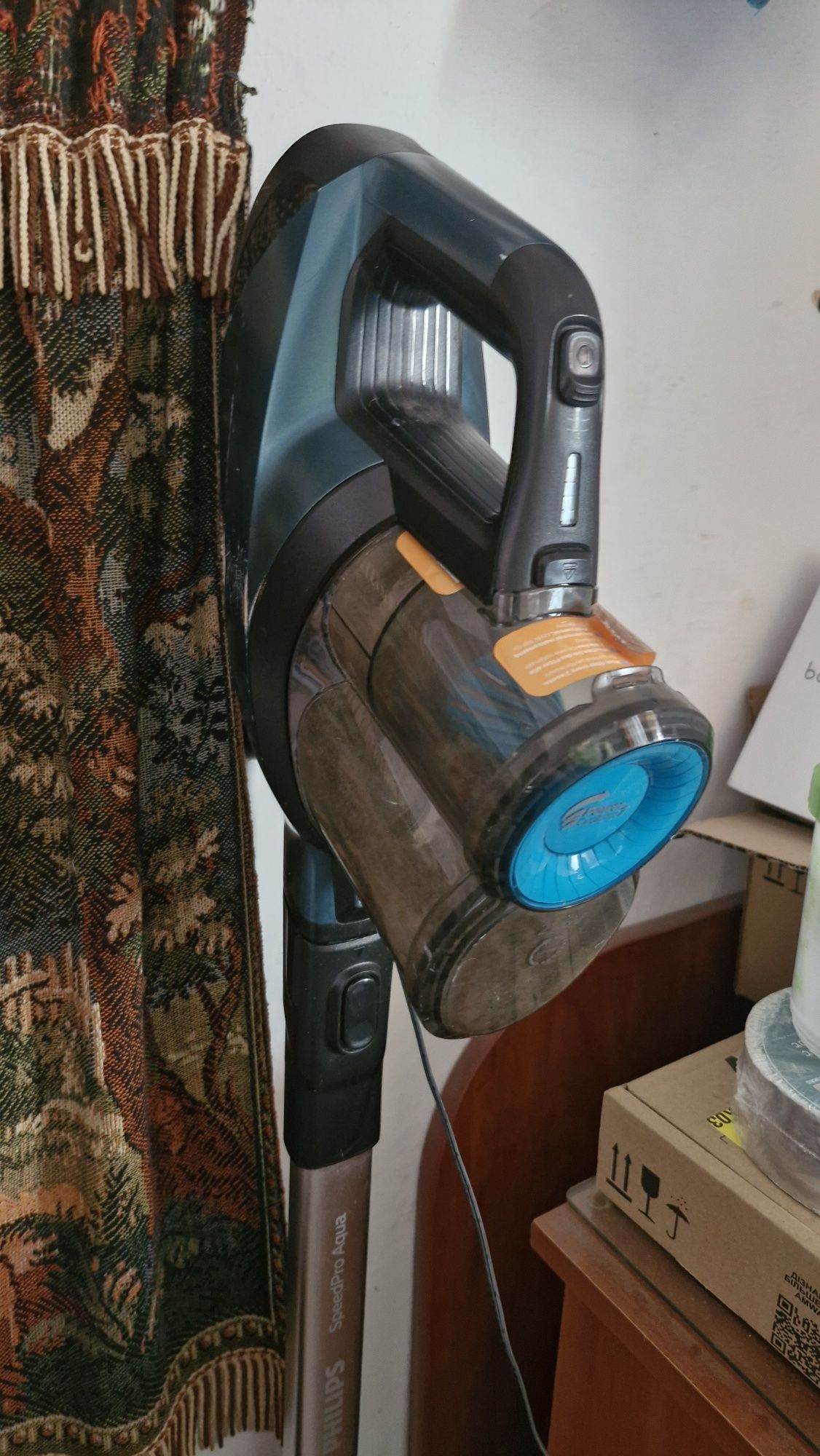 Пилосос ручний Philips FC6904/01