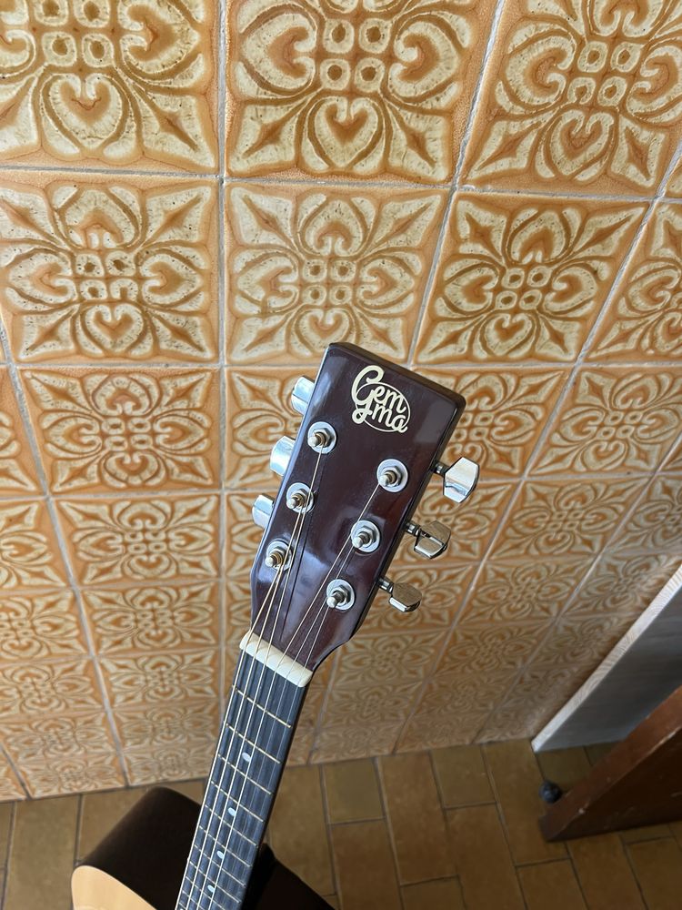 Vendo guitarra acústica GEMMA