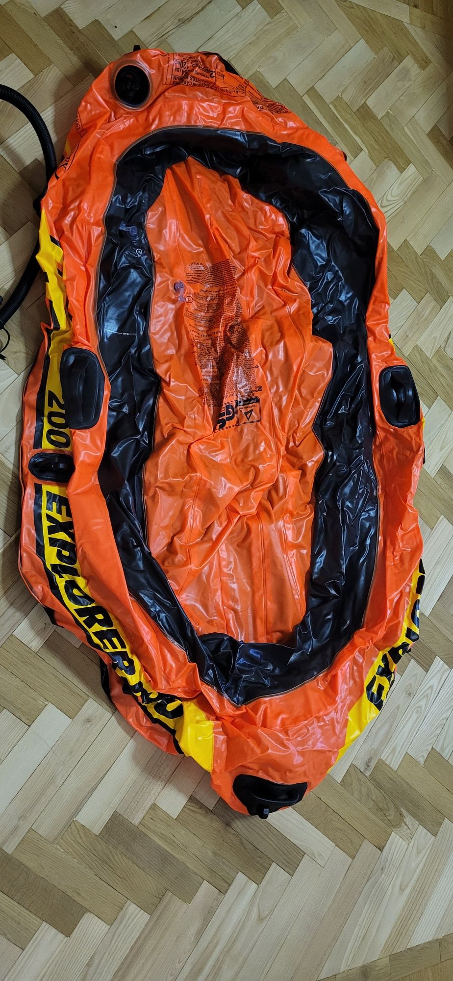 Продам лодку 2х месную до 120кг