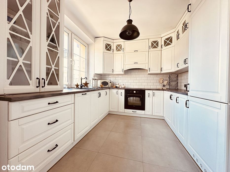 Klimatyczna kawalerka w sercu Myślenic - gotowa do zamieszkania