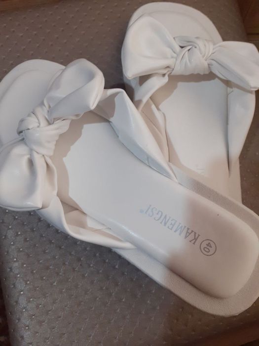 Нові жіночі шльопанці