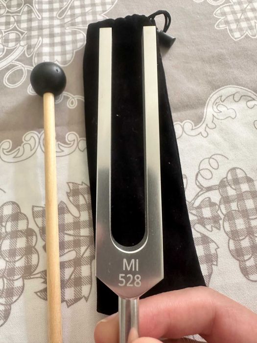 Камертон тюнер музична вилка