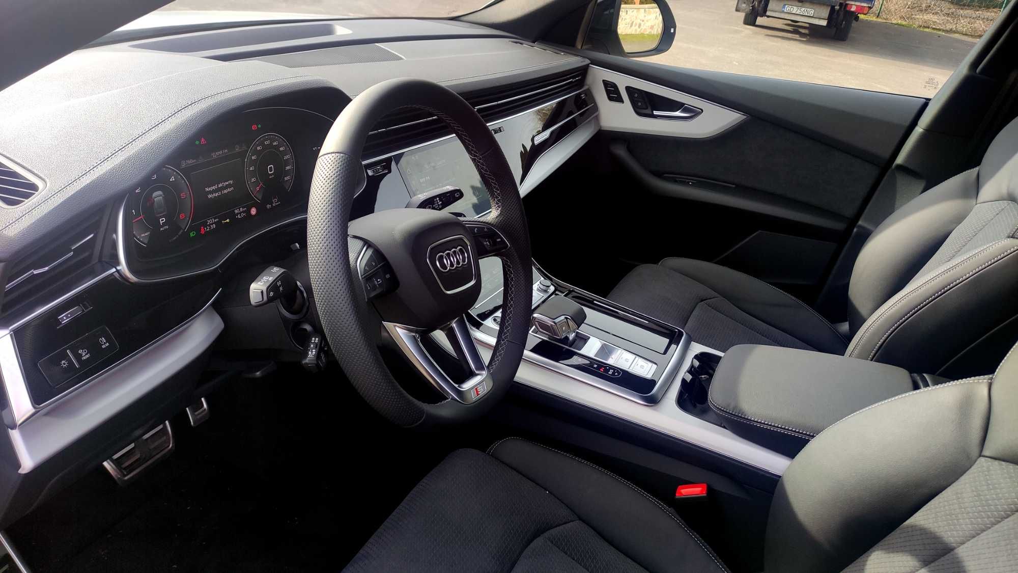 Piękne Białe Audi Q8 do ślubu / auto na wesele