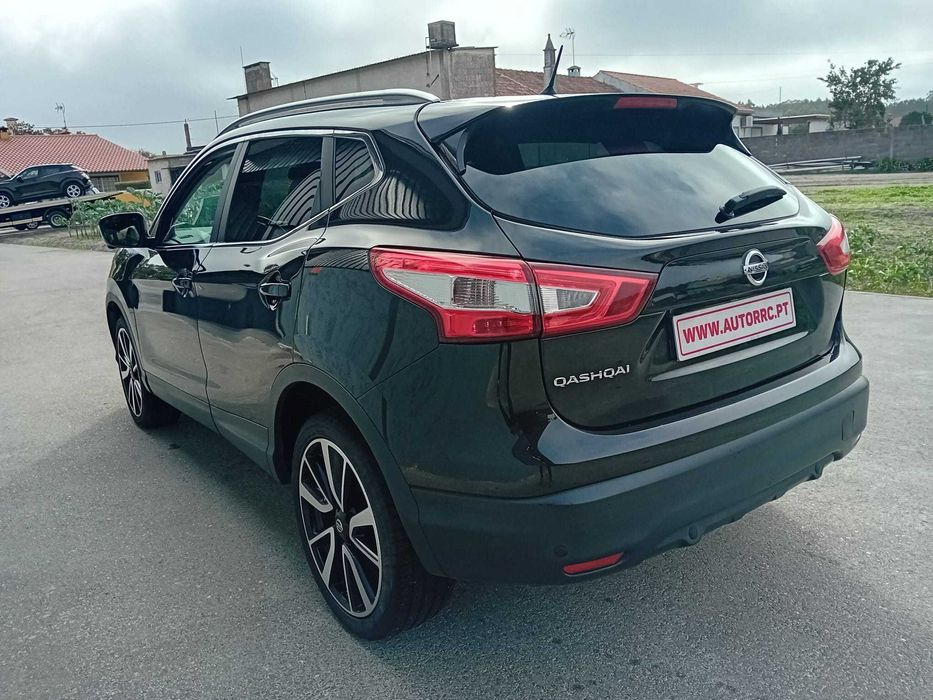 Nissan Qashqai 1.6 dci N-connecta c/auto ( pequeno sinistro )