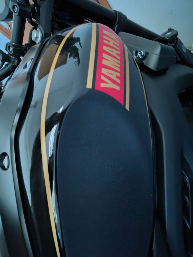 Xsr900 80's black