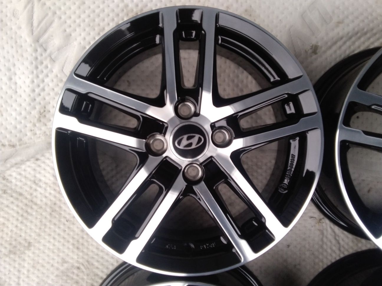 Felgi 15" 4x100 Hyundai felgi aluminiowe NOWE piękny wzór