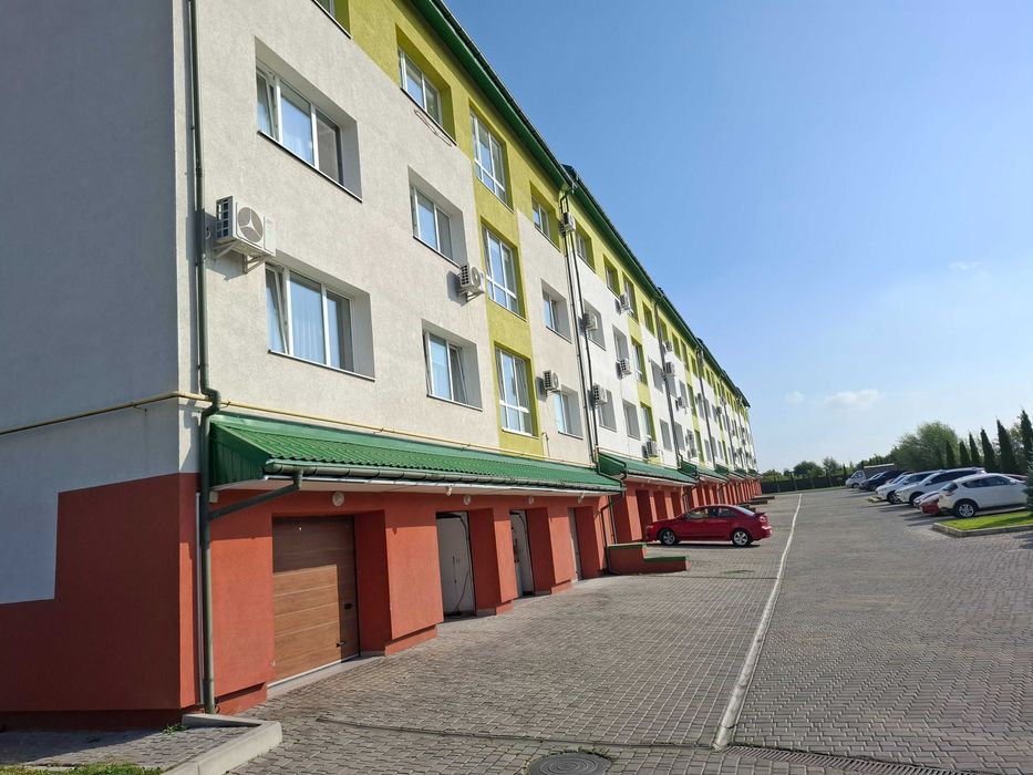 Продаж гаражу 32м.кв плюс паркомісце вул. Тролейбусна